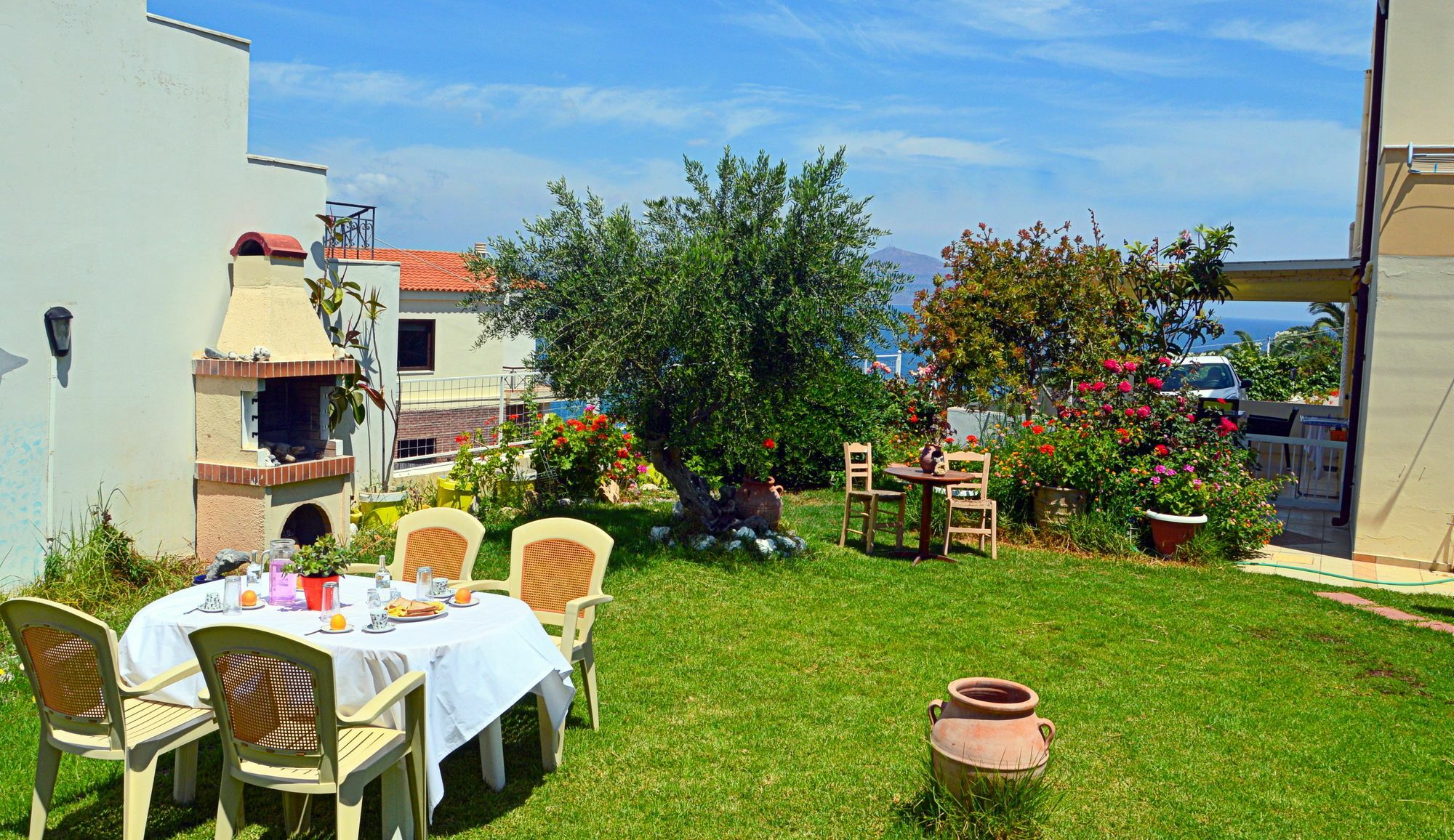 Manos Apartments Алмирида Экстерьер фото